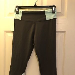 Marika Women’s XS size 0-2 athletic Capri